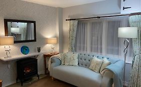 Apple Blossom Cottage - Spring Cottages, Cheddar